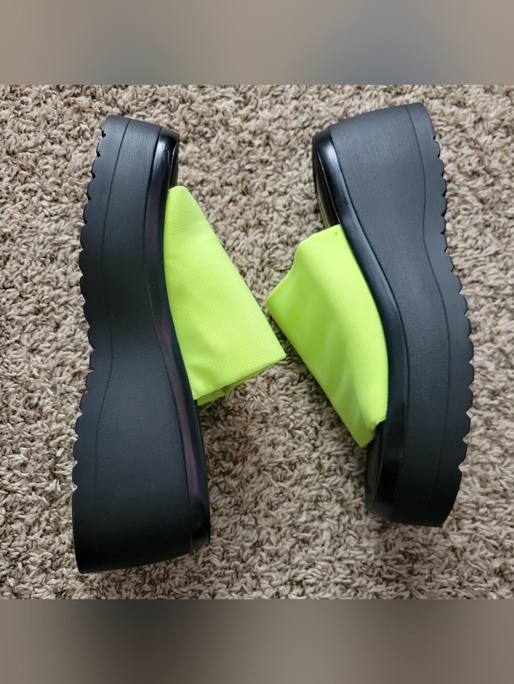 Steve Madden X UO Scrunchy Platform Sandals Shoes Neon Green Yellow Slinky 8 - Picture 6 of 11